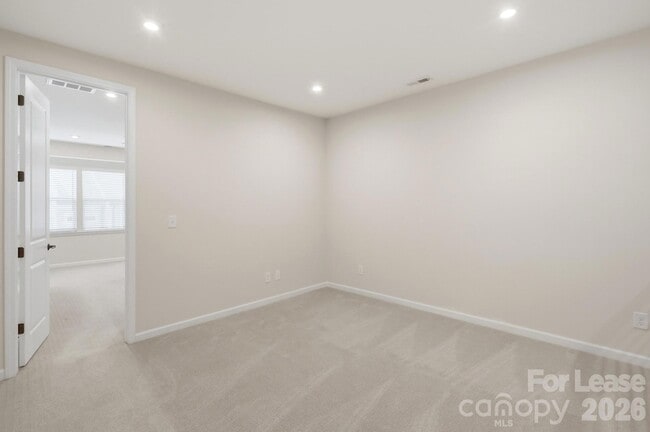 Building Photo - 615 Myrick Aly