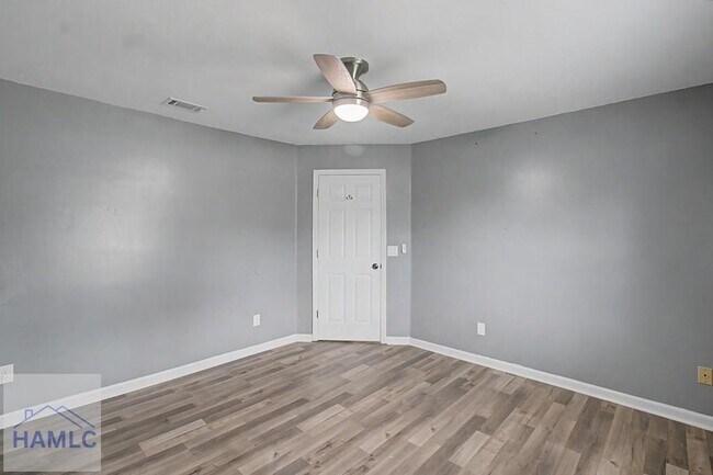 Building Photo - 1651 Latham Ct