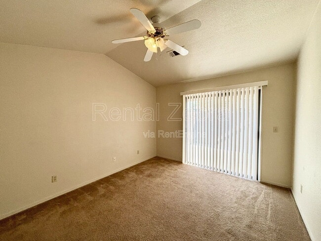 Building Photo - 3068 W Queens Cir