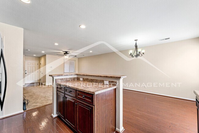Building Photo - Charming Townhome with 1 Car Garage and Central A/C