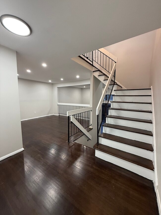 Building Photo - 440 Tall Oak Ln