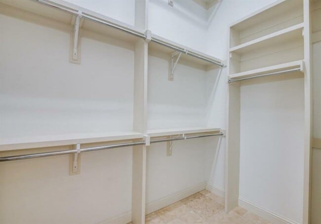 Building Photo - 6601 Mediterranean Dr