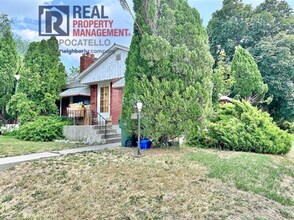 Building Photo - 651-655 W Lander