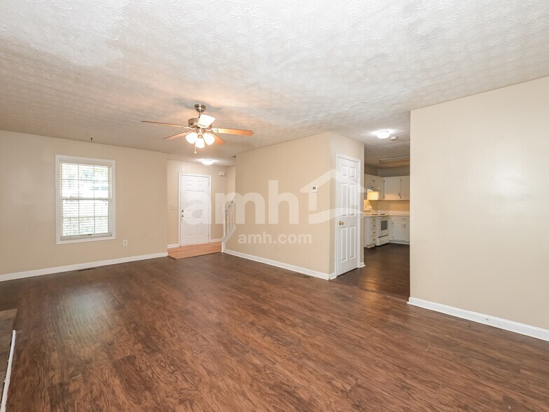 Building Photo - 154 Azalea Dr