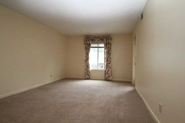Building Photo - 574 Emory Oaks Way