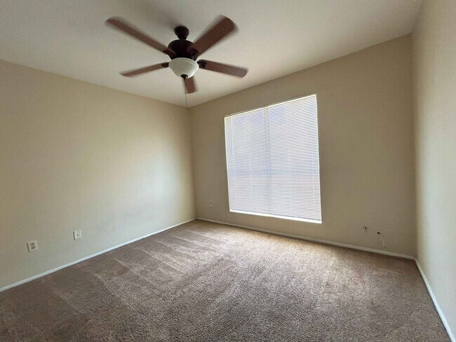 Building Photo - GORGEOUS REMODEL! 2 BEDROOM IN POINTS WEST!