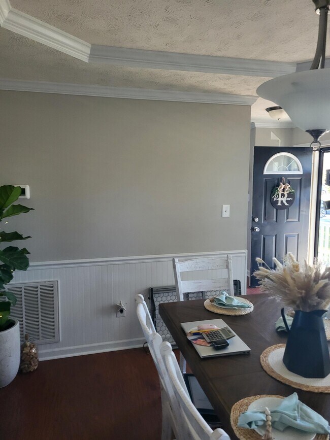 Building Photo - 220 Newport Drive