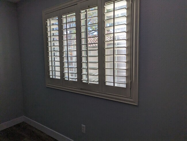 Building Photo - A Fabulous 2-Bedroom, 2-Bathroom Upstairs Unit in NW Las Vegas