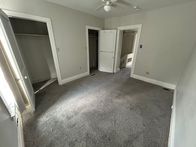 Building Photo - Newly Renovated 2 Bedroom 1.5 Bath in Dormont!