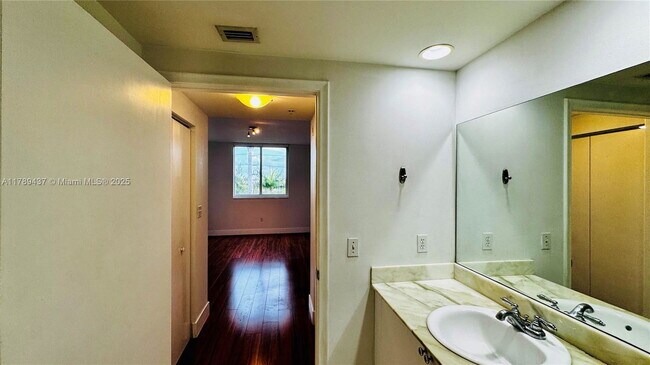 Building Photo - 2775 NE 187th St