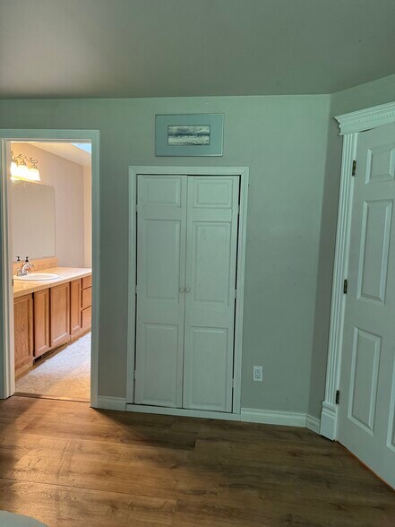 Master bedroom - 424 S 29th Pl