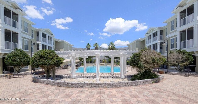 Building Photo - 1300 Riverplace Blvd