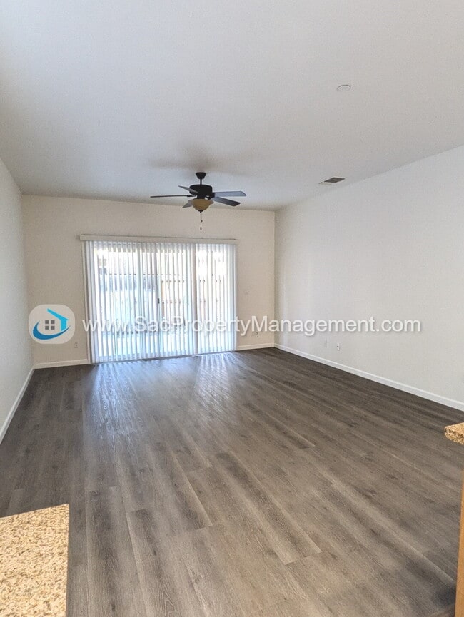 Building Photo - Amazing 4 Bedroom 2 Bathroom Home in a Qui...