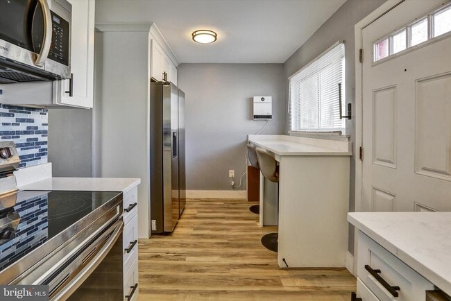 Building Photo - 63 Town Pines Ct