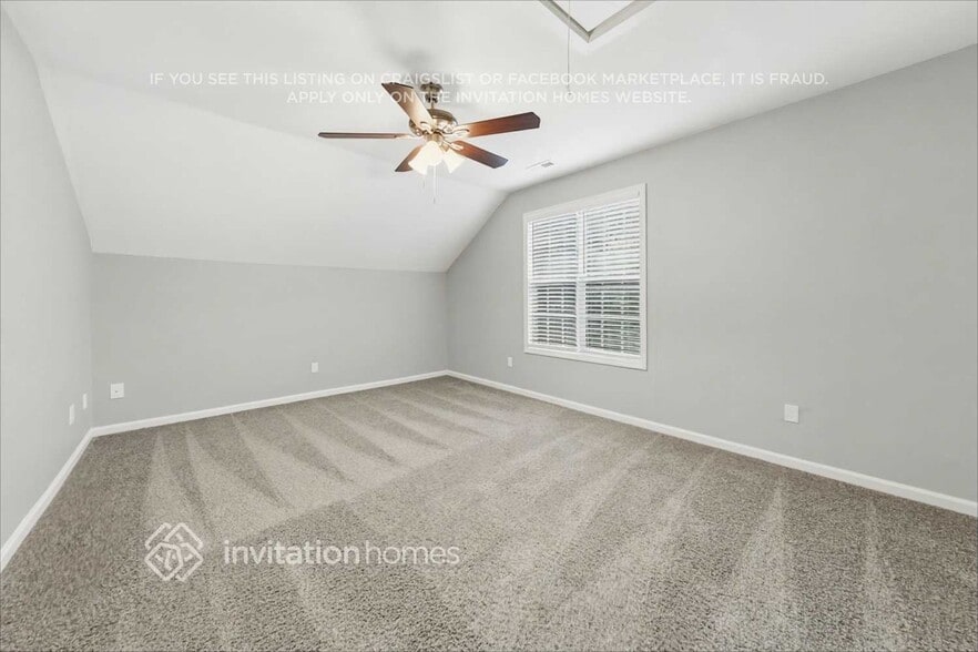 Building Photo - 204 Zircon Ln