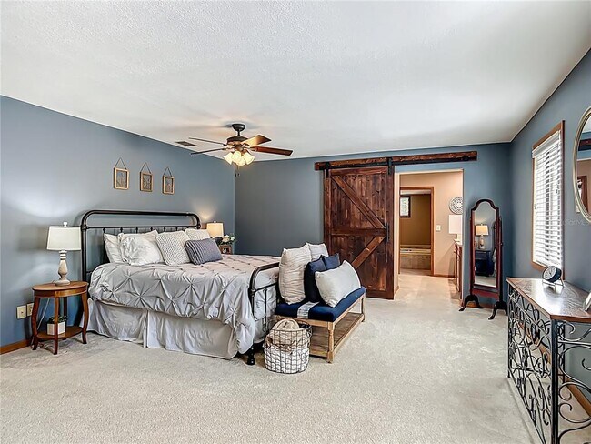 Building Photo - 4661 SW 7th Avenue Rd