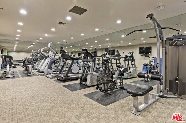 Building Photo - 300 N Swall Dr