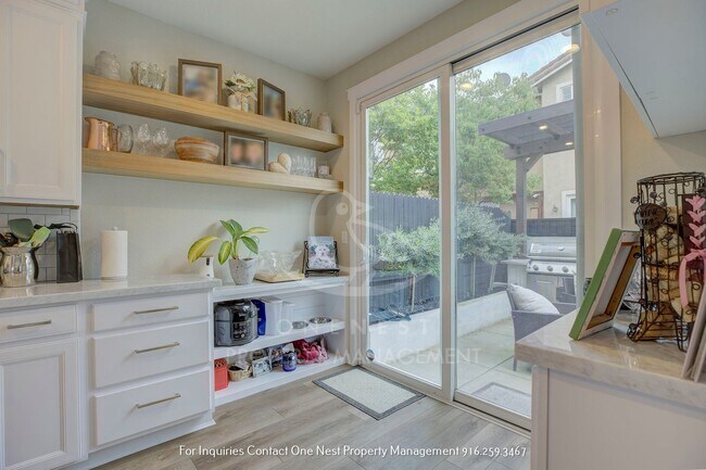 Building Photo - Upgraded Lincoln Crossing Oasis | Walking distance to MANY ammenities