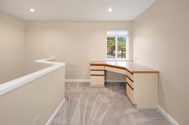 Building Photo - 2133 N 172nd St