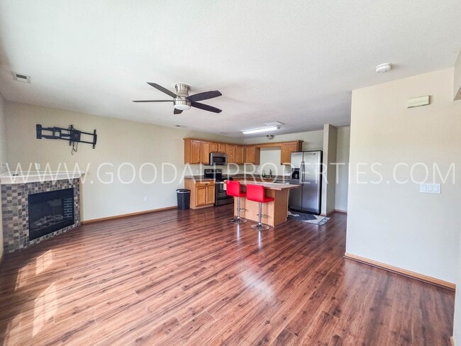 Building Photo - Beautiful 2BR Townhome in Ankeny – Great Location & Modern Features