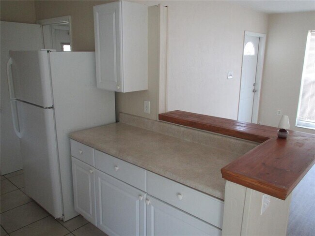 Building Photo - 22147 Bahama Ave