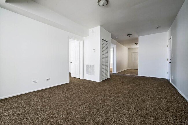 Building Photo - 6715 S Dorchester