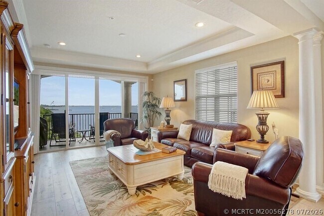 Building Photo - 3736 NE Indian River Dr
