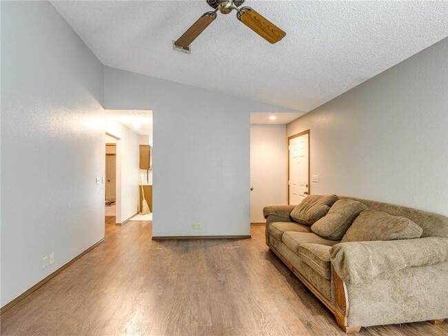 Building Photo - 1220 Sequoyah St