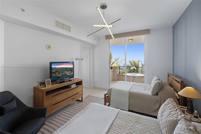 Building Photo - 7141 Fisher Island Dr