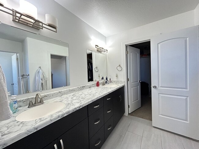 Building Photo - Mountain Vista Subdivision Home!