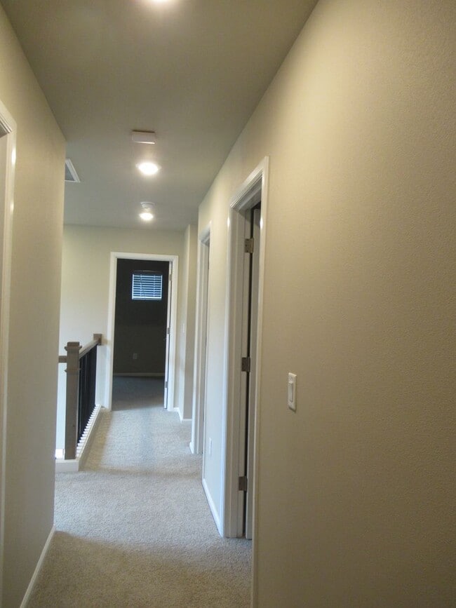 Building Photo - PENDING APPLICATION-Light and bright 4 bedroom, 2.5 bath home in Covington's Maple Hills community