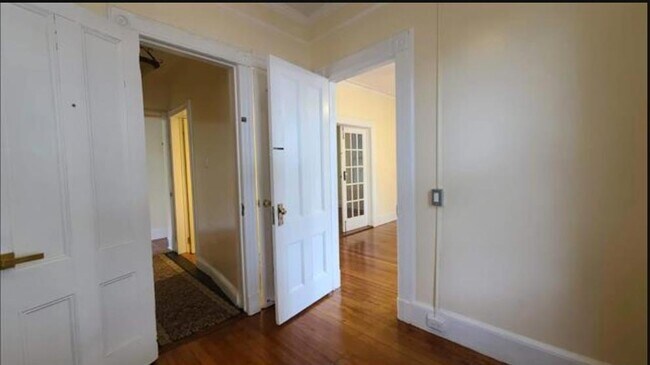 Building Photo - 476 Gregory Ave