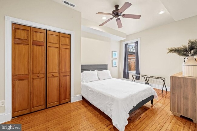 Building Photo - 1402 Light St