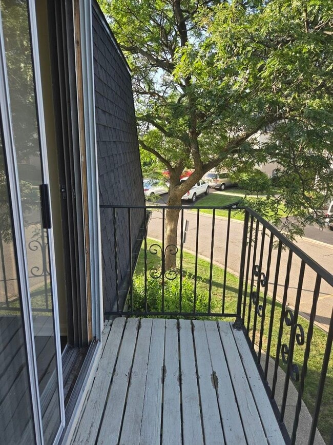 Building Photo - 2120 N Ginger Creek Dr