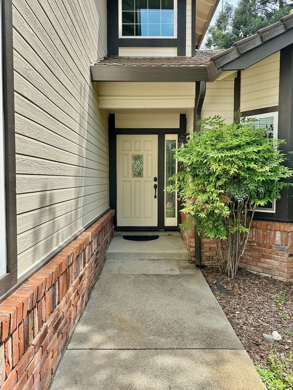 Building Photo - 515 Adriana Pl