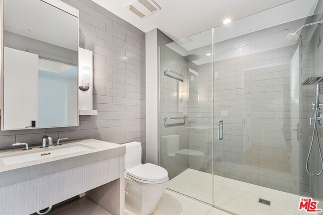 Building Photo - 10777 Wilshire Blvd