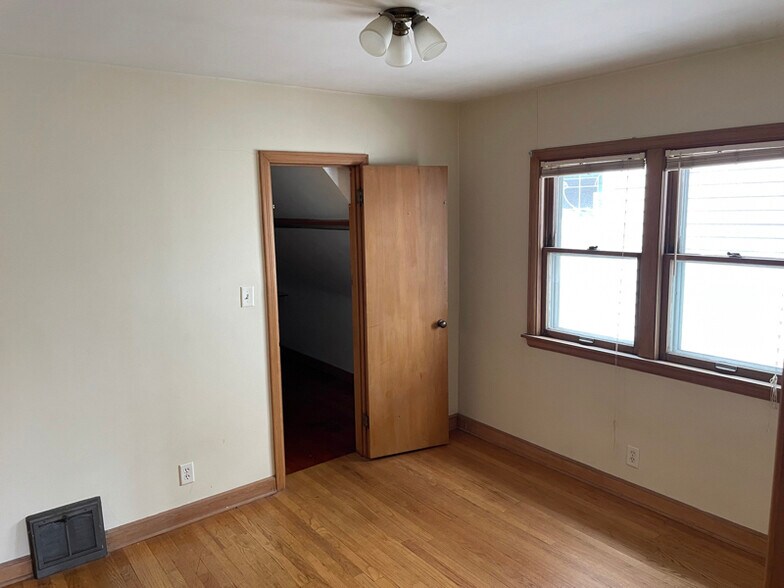 Building Photo - 3108 N Pierce St