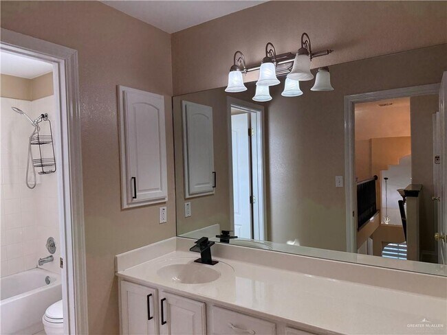 Building Photo - 35 Wisteria Dr