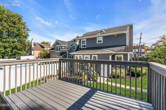 Building Photo - 1411 3rd Ave