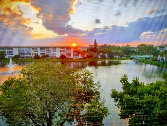 Primary Photo - 1904 Bermuda Cir