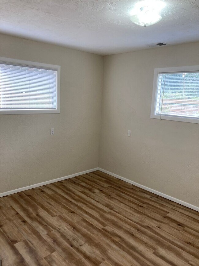 Building Photo - Mid-Century Four Bedroom in Candalaria, La...