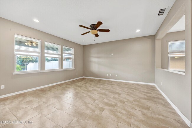 Building Photo - 12237 Woodview Dr
