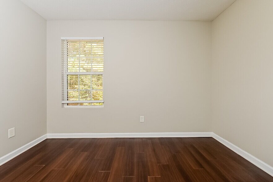 Building Photo - 100 Astilbe Meadow Dr