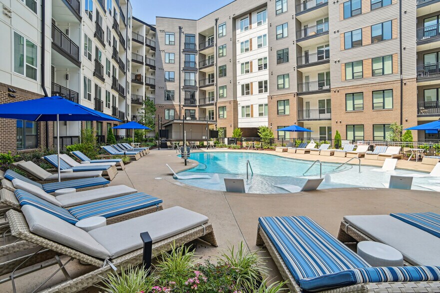 Primary Photo - Solis Midtown