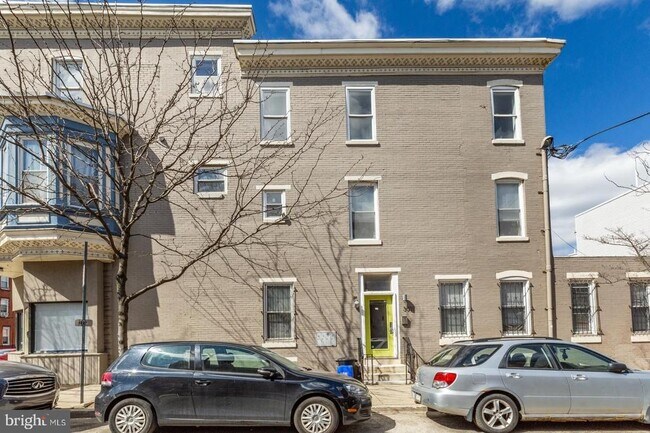 Building Photo - 3001 W Girard Ave