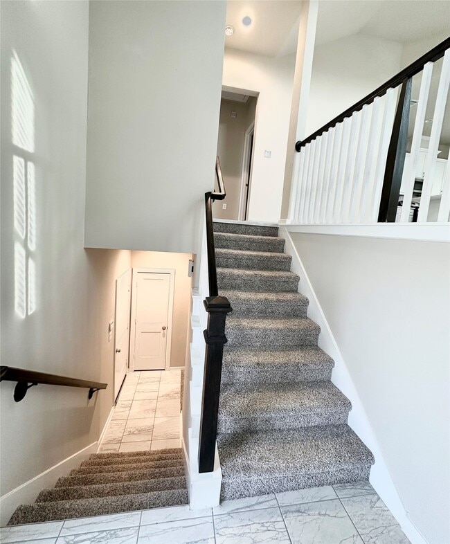 Building Photo - 9442 Starlight Oak Dr