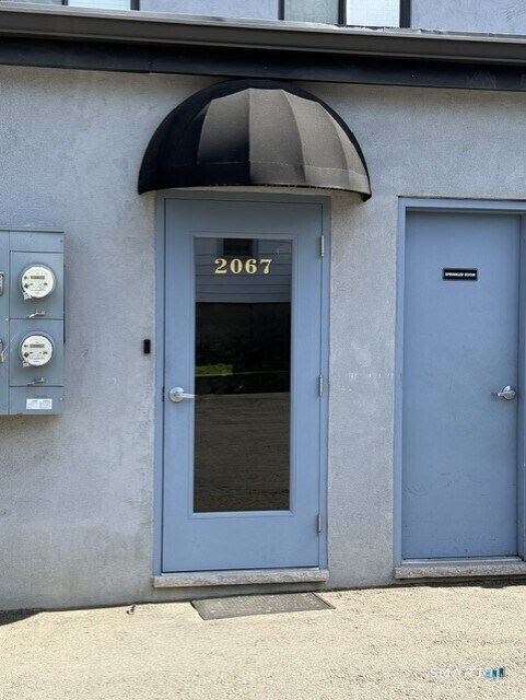 Building Photo - 2067 Barnum Ave