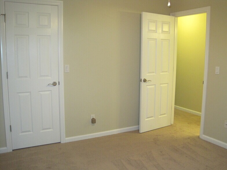 Building Photo - 3909 Dale Rd