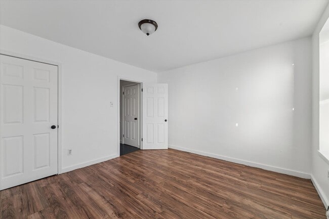 Building Photo - 2 Bedroom House North Philly