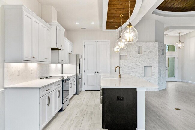 Building Photo - 128 Del Palma Dr